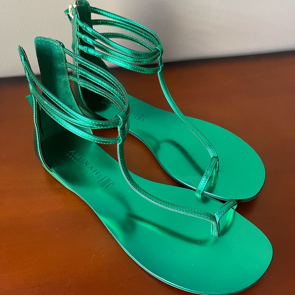 International concepts sandals new